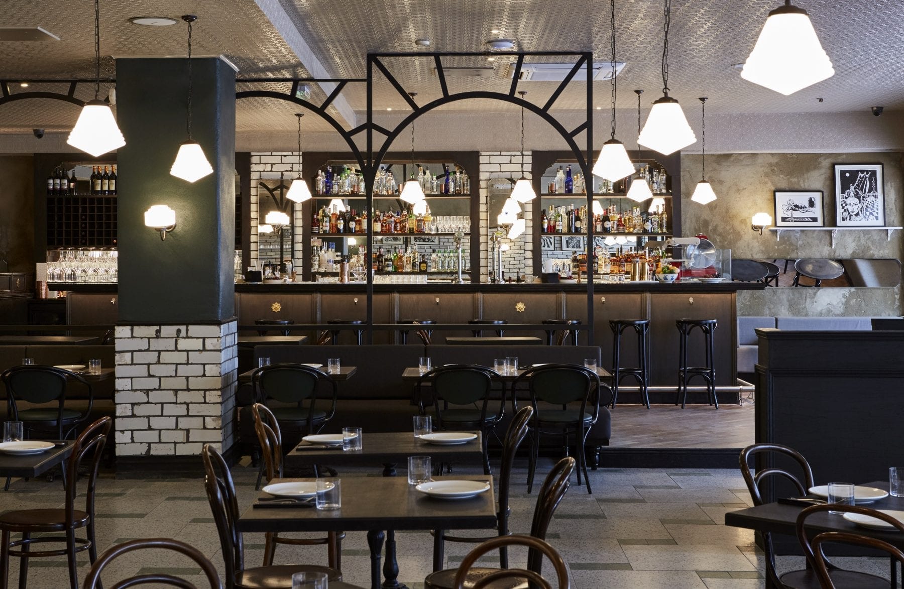 Бар в стиле бейкер-стрит. Кофейни новосибирска. Кофейни топ. Кофейни топ. Кафе завод москва.